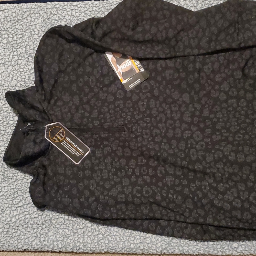Avia Womens NWT sz L 12/14 Reflective Pullover